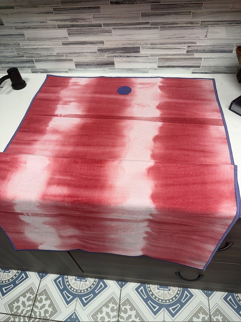 Manduka Yogitoes Hot Yoga Mat Red Tie-Dye Towel